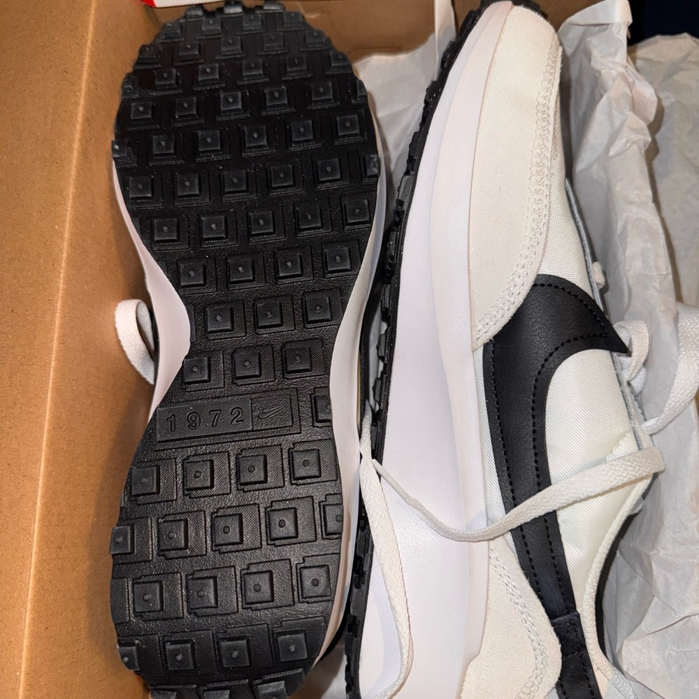 Nike Men’s Waffle Debut - Picture 2 of 3